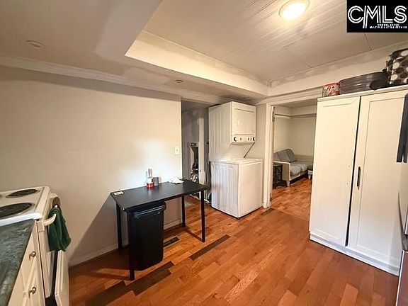 5th image of 1909 Mitchell St