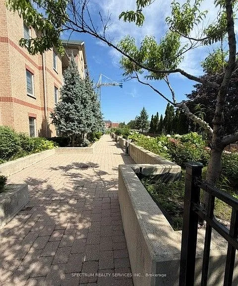 9901 Keele St #308 — Photo 25