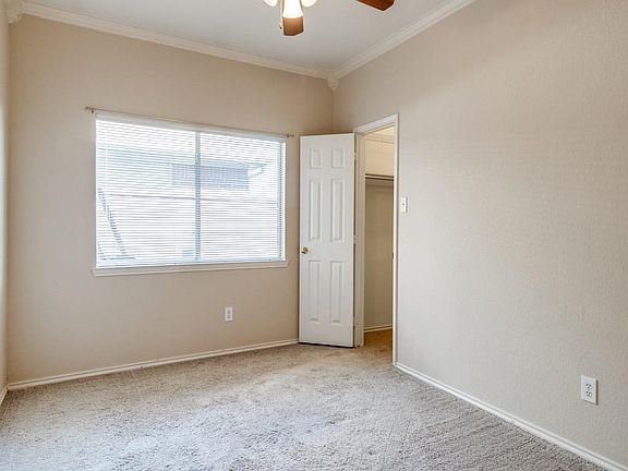 4th image of 2127 Arbor Creek Dr