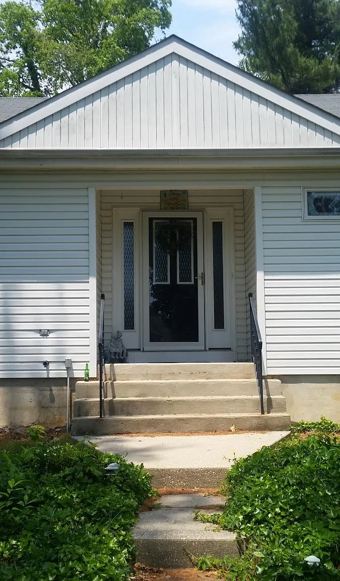 1200 Hawthorne Parkway — Photo 1