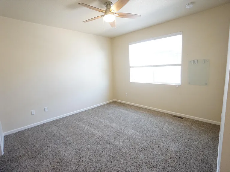 2221 Ulster St — Photo 10