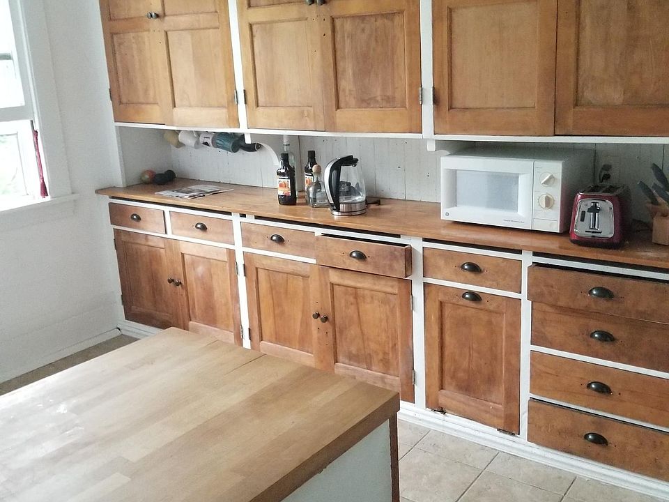 Lots of cabinet space!