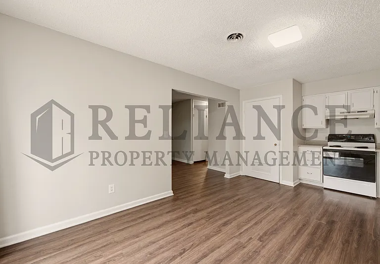 903 E Osie St — Photo 10