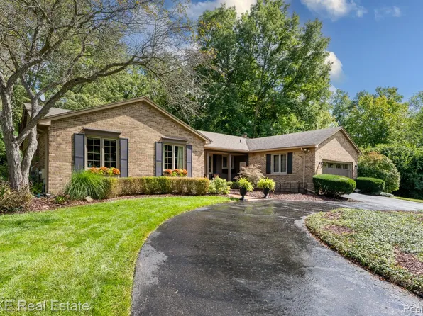 9200 Colony Farm Dr, Plymouth, MI 48170