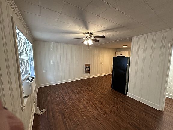 3rd image of 133 Preston Rd #B