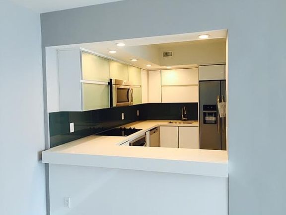 4th image of 5600 Collins Ave APT 14W