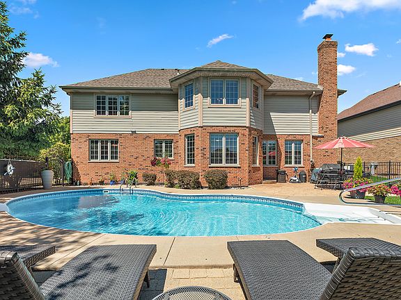 5th image of 19961 Golden Oak Ln