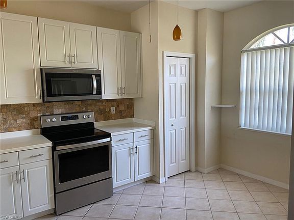 3rd image of 13071 Lake Meadow Dr