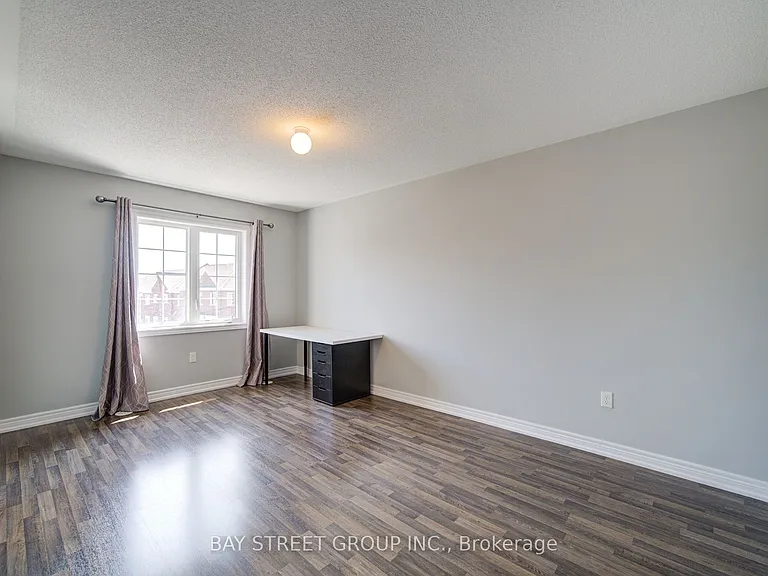 48 Roy Grove Way — Photo 15