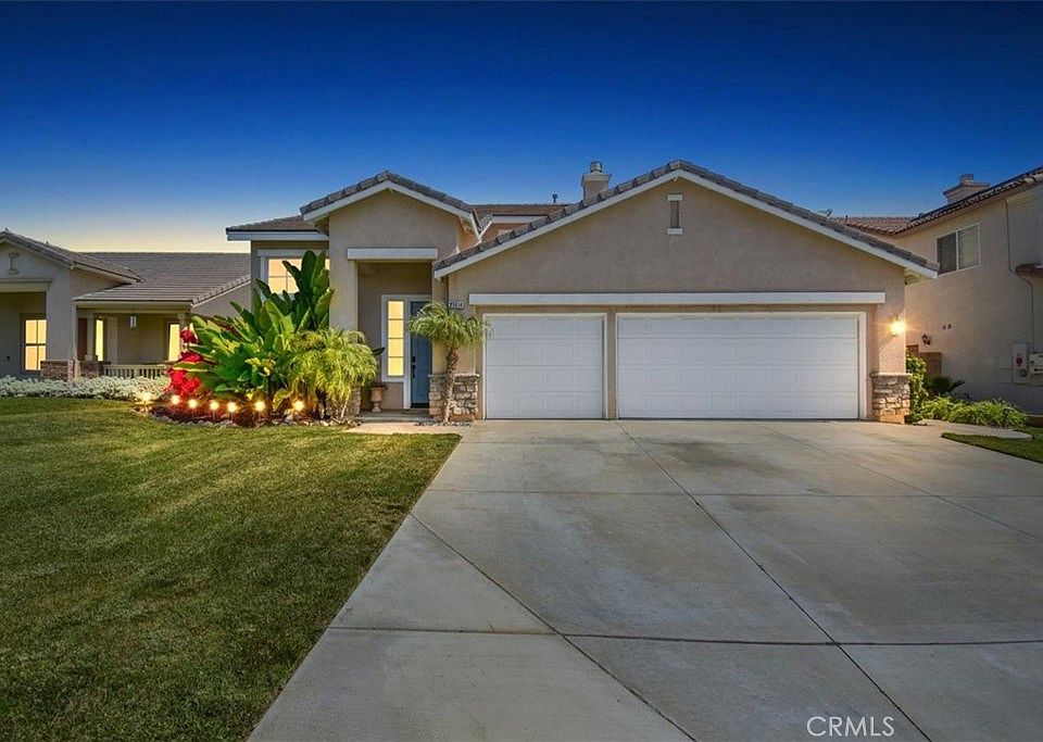 uu♡ 25914 Lazy Cloud Way, Sun City, CA 92585 | Zillow