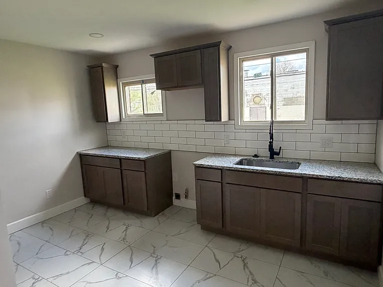 16931 Prairie St — Photo 10