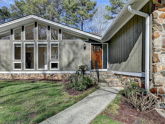 3rd image of 5628 Bend Creek Rd