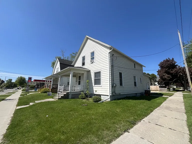 1702 S 10th St — Photo 12