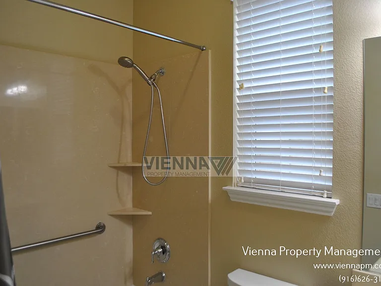 2101 Harpford Dr — Photo 21