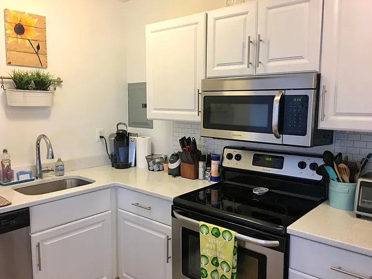 605 N Irving St #22 — Photo 10