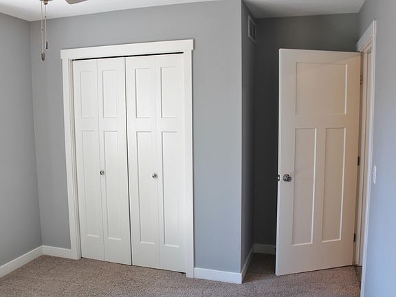 5th image of 776 Paw Paw Dr