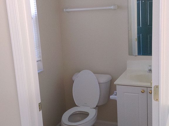4th image of 738 Mystic Pointe Dr