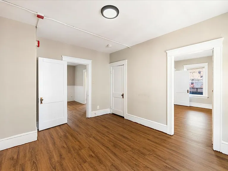 425 Wood Ave #427 — Photo 9