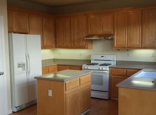 911 Baines St, East Palo Alto, CA 94303