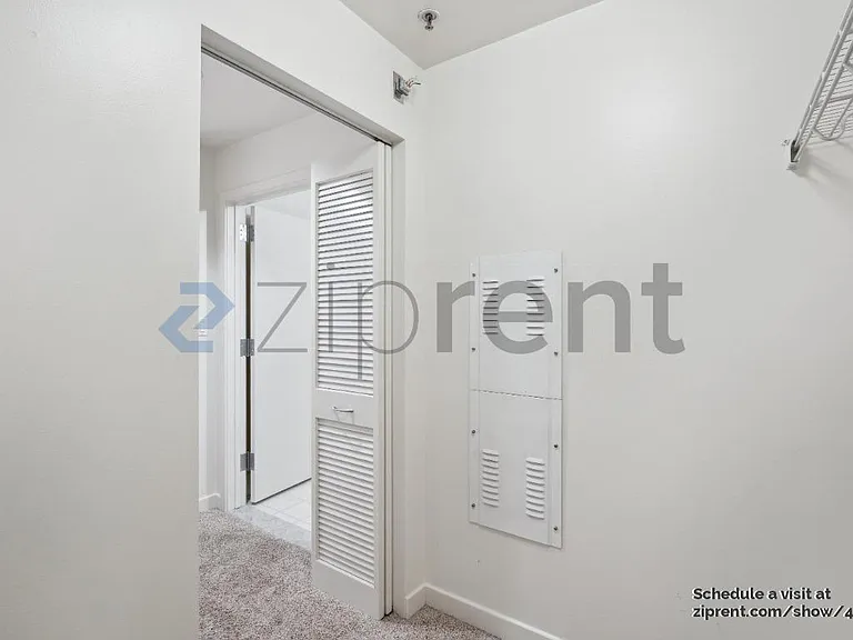 250 King St #754 — Photo 19