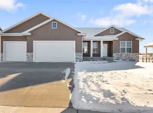 1327 Echo Ridge Ln, Marion, IA 52302