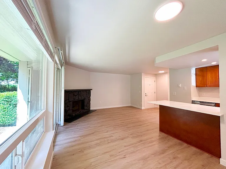 Bellefield Manor — Photo 22