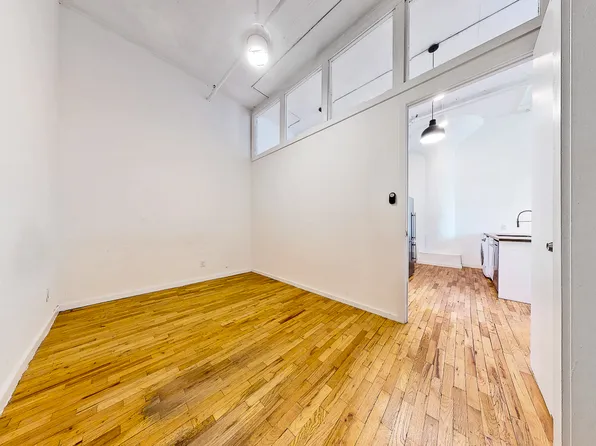 315 Seigel Street image 10 of 21