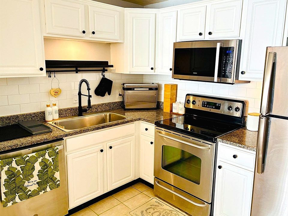 1st image of 1105 Lexington St Unit 6-4
