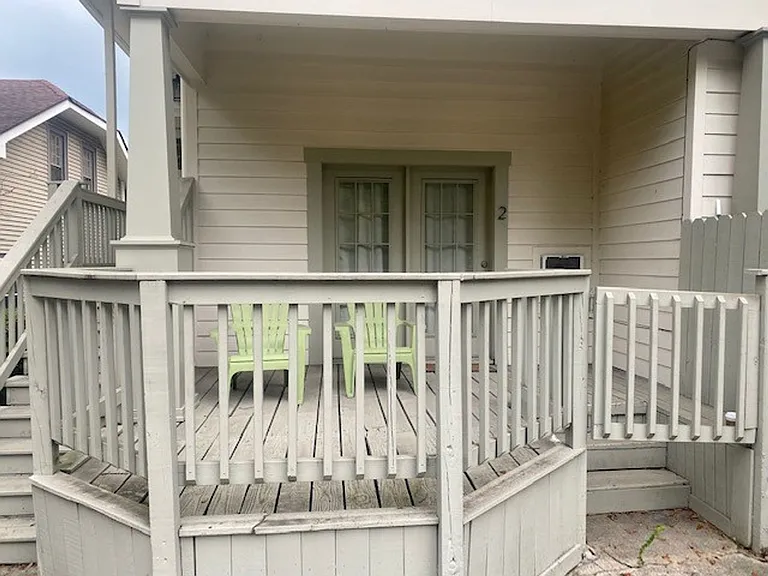 883 Monroe Dr NE — Photo 4