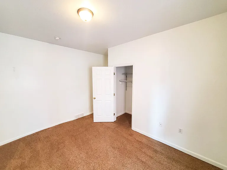 818 Sassafras St — Photo 8