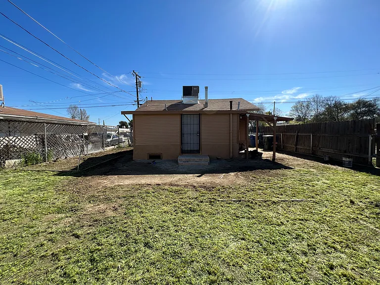 437 Oildale Dr — Photo 29