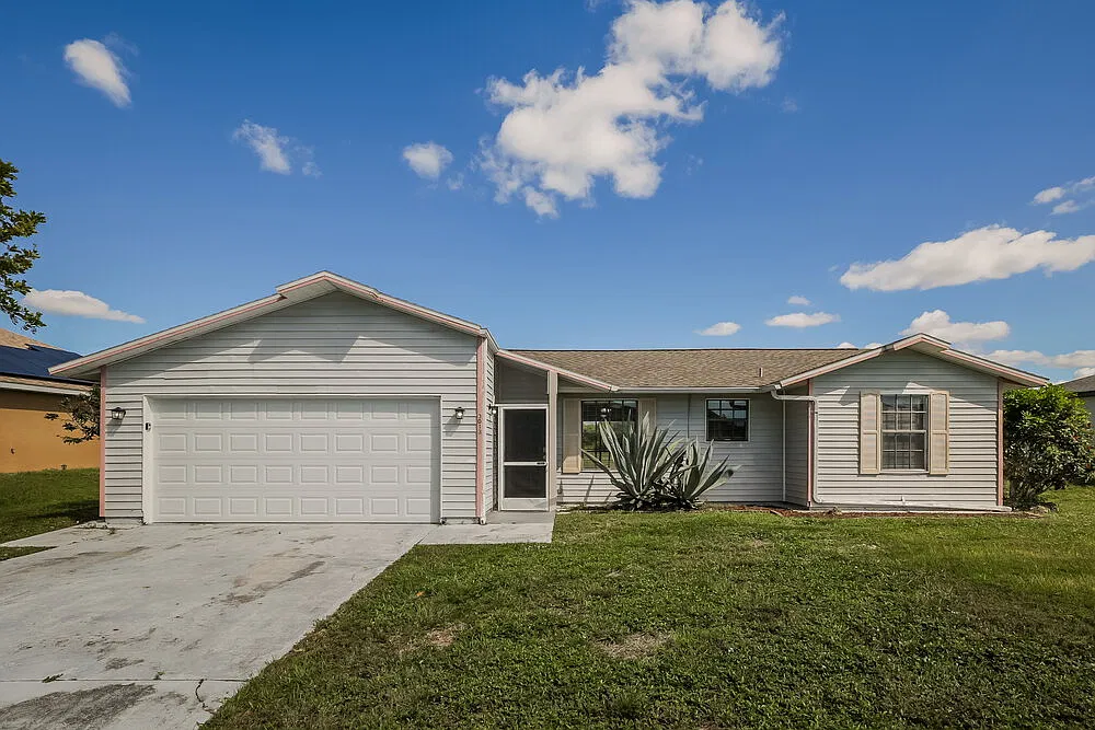 3 bed, 2.0 bath, 1148 sqft, $1,425 — Photo 1
