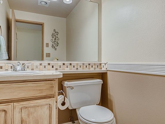 4th image of 15305 NE 50th St