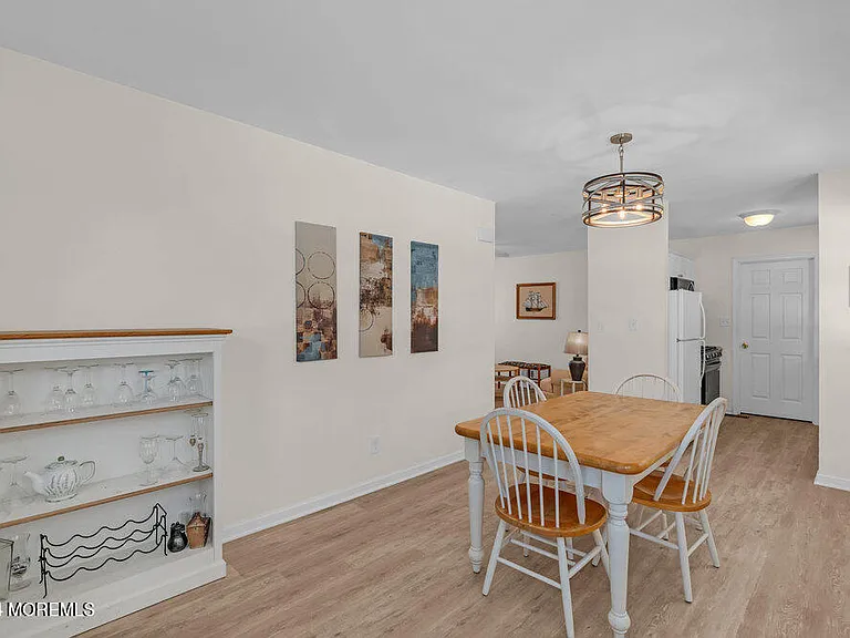 137 Marcellus Ave — Photo 8