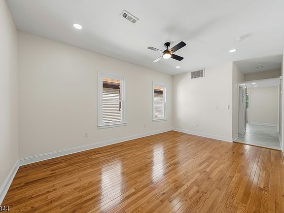 4th image of 136 Elm St #1