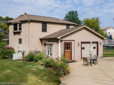 1117 S Long Lake Blvd, Lake Orion, MI, 48362