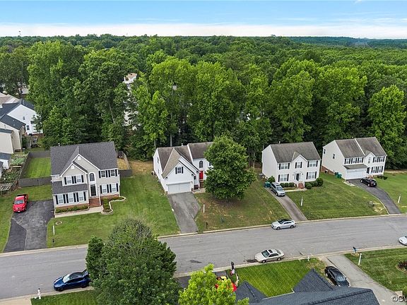 3rd image of 1009 County Park Pl
