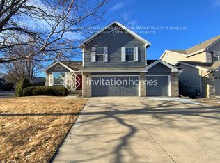19592 E Pacific Dr, Aurora, CO 80013