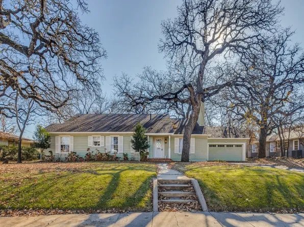 1717 W Oak St, Denton, TX 76201