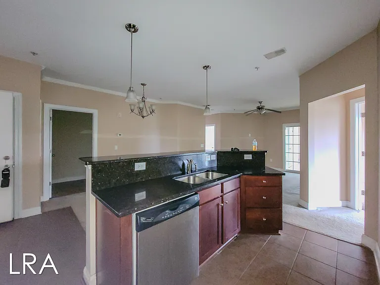 300 Gateway Dr #346 — Photo 9