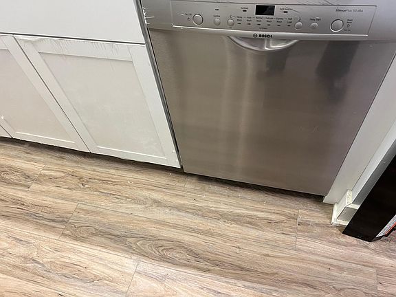 4th image of 535 Main St APT 2