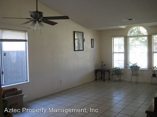 4th image of 355 Pelican Pl