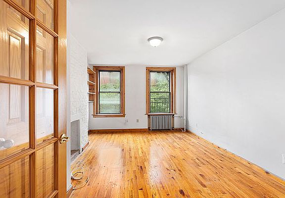 4th image of 110 Mac Dougal St #2F