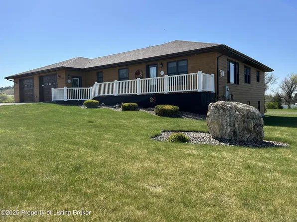 199 11th Ave N, Hettinger, ND 58639