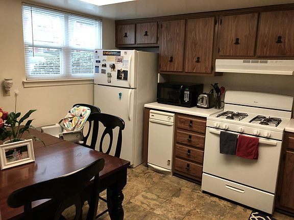 5th image of 8637 Aldershot Dr