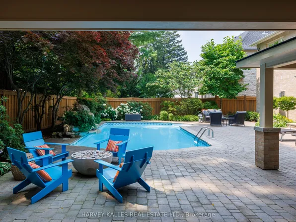 7 Romney Rd, Toronto, ON M9A 4E9