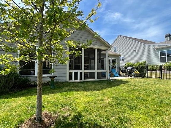 4th image of 1070 Careywood St