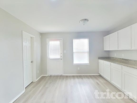 5th image of 50 Larkspur Dr