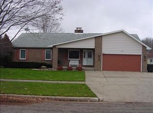 310 N Wickshire Ln, Durand, MI 48429