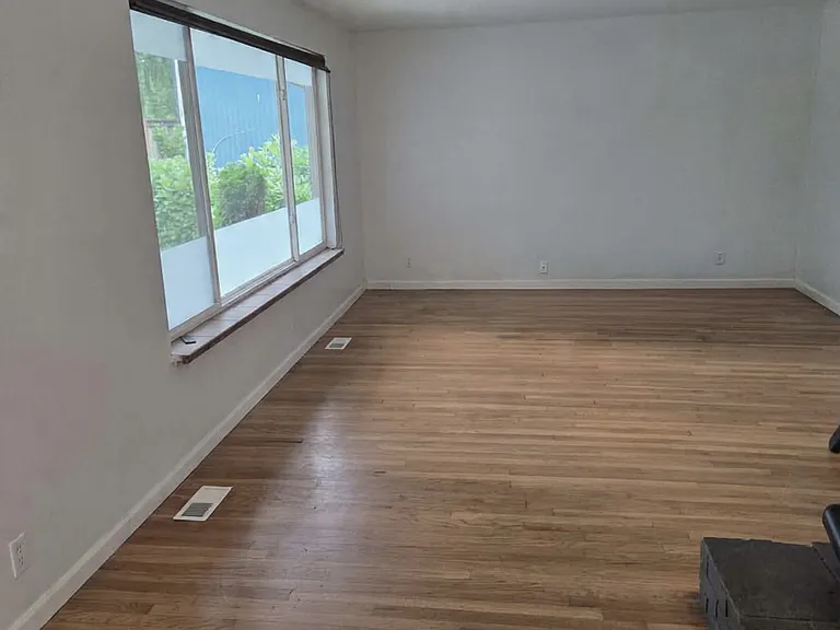 216 Jericho Ave NE — Photo 20